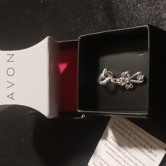 Avon cross charm snake chain bracelet charms cross with crystal centerpieces - Picture 4 of 5